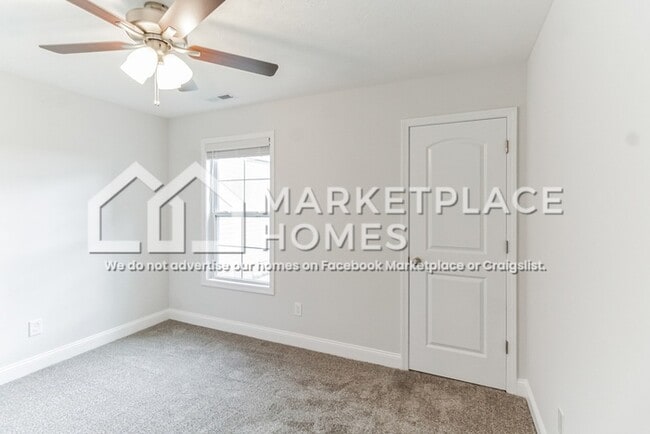 Building Photo - 441 Deluth Dr