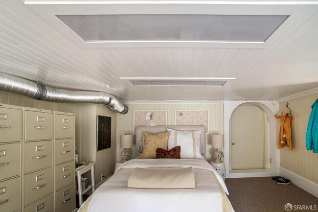 Building Photo - 67 Divisadero St