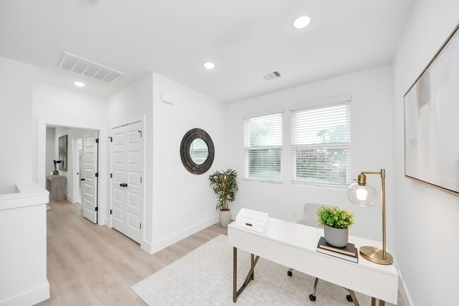 Building Photo - 9433 Arledge St