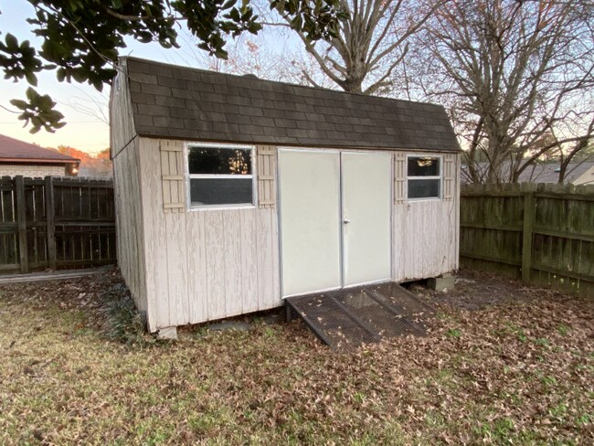 Building Photo - 3320 Lockhaven Dr
