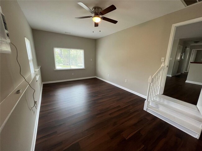 Building Photo - 3920 Spanish Oak Dr