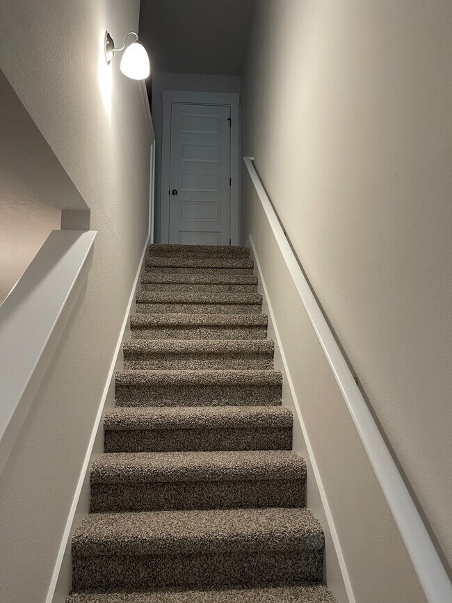 Building Photo - 1630 Iroquois Ct