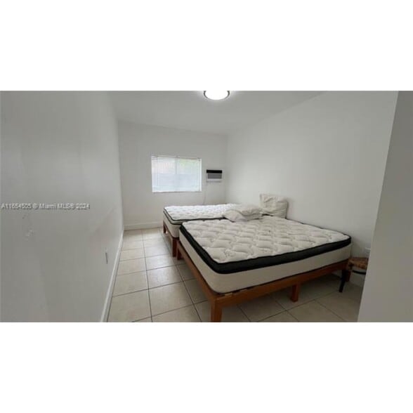 Building Photo - 113 NW 35th St