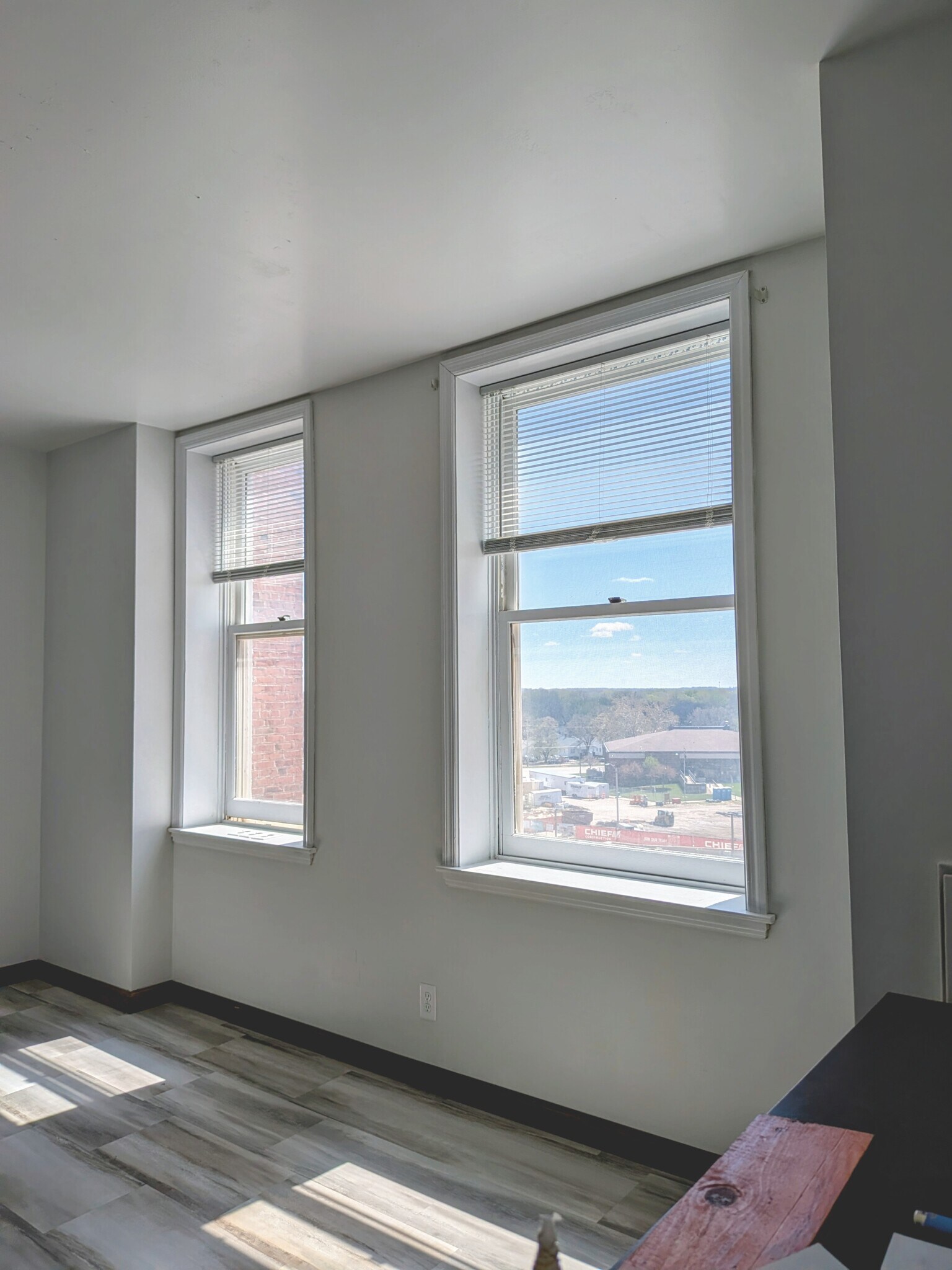 Building Photo - 123 N Locust St