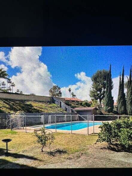 Building Photo - 16241 Via Rancho