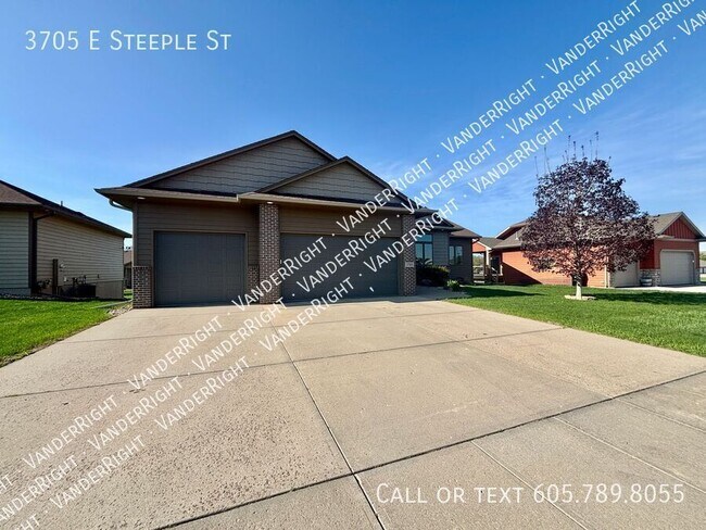 Building Photo - 3705 E Steeple St