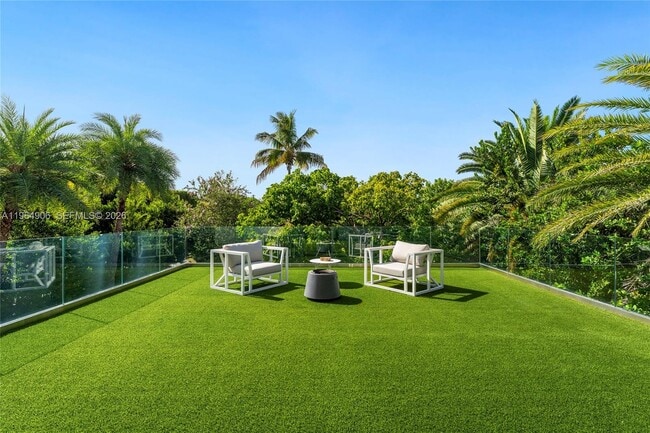 Building Photo - 528 Lakeview Ct