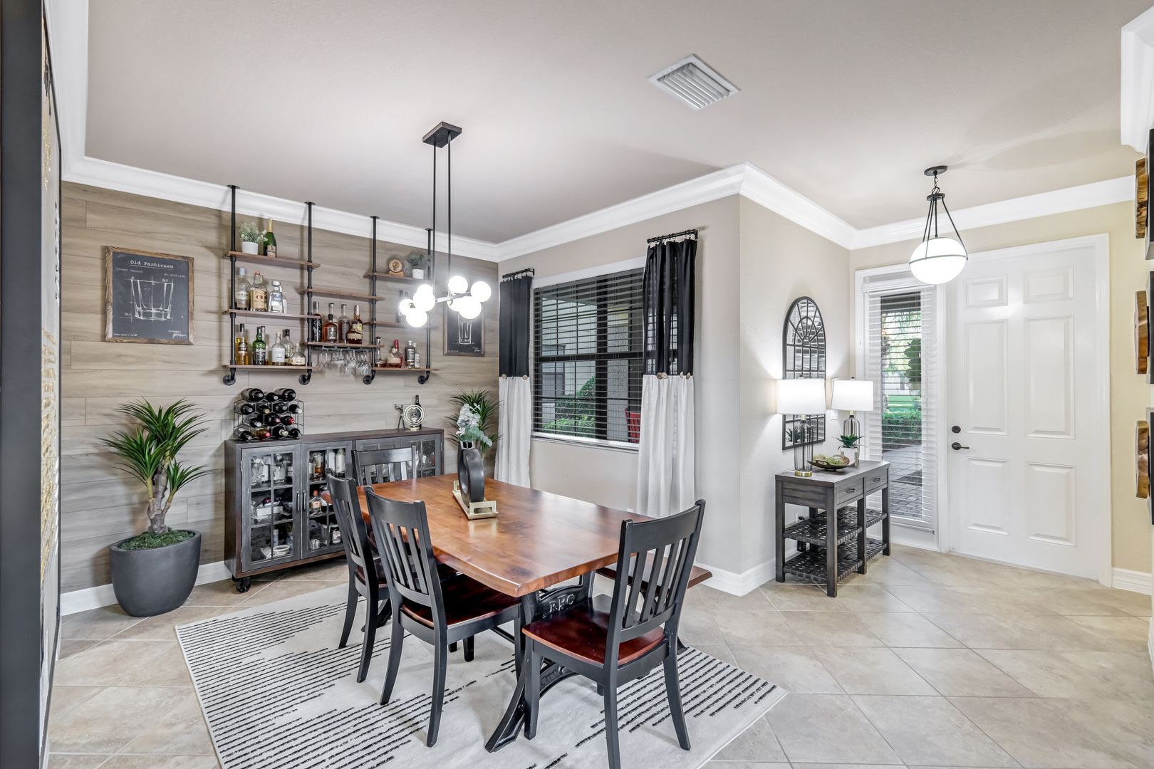 Building Photo - 11732 Meadowrun Cir