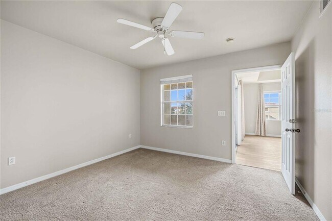 Building Photo - 1025 Villagio Cir