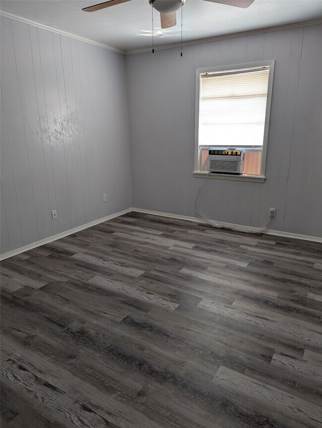 Building Photo - 1311 1/2 21st St