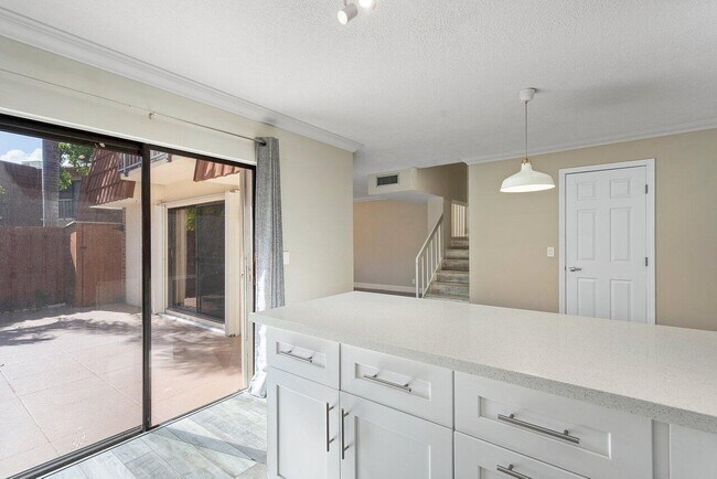 Building Photo - 1765 San Jose Dr