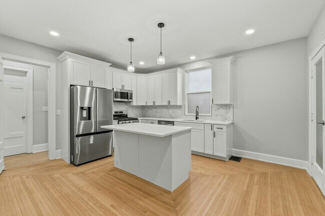 Building Photo - 2978 Wardall Ave