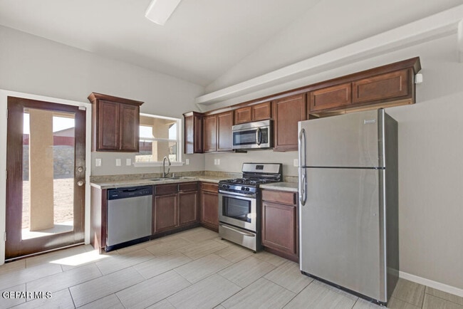 Building Photo - 159 Homedale Dr