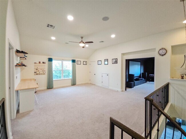 Building Photo - 6701 Serlio Dr
