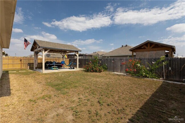 Building Photo - 12 N 26th Dr