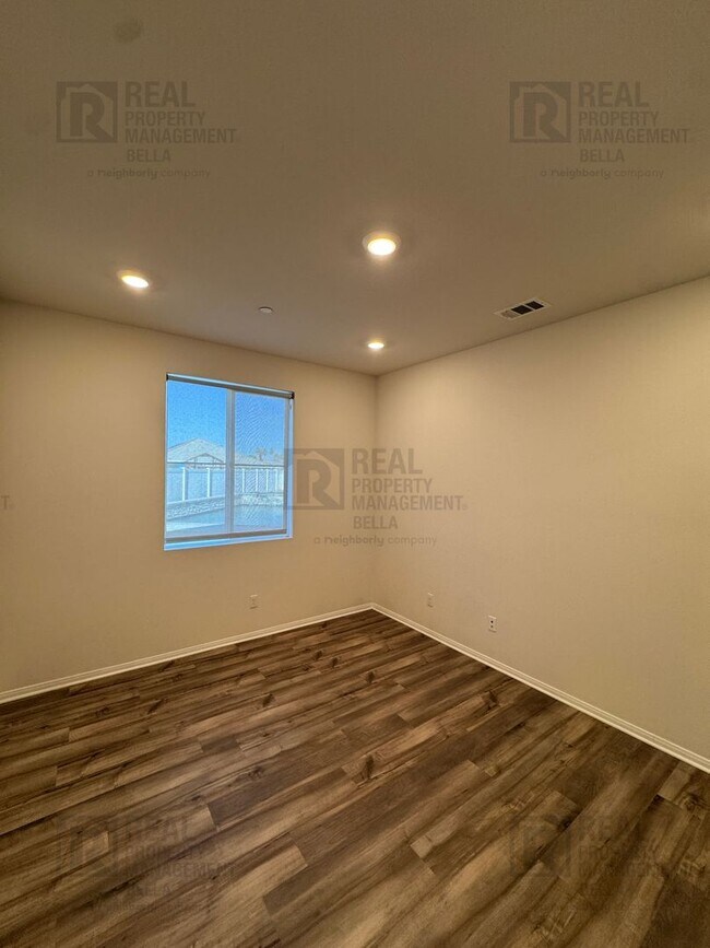 Building Photo - Gorgeous Menifee Pool Home with Downstairs...