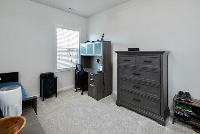 Building Photo - ONE MONTH FREE ON A 14 MONTH LEASE SPECIAL!! TOUR TODAY!