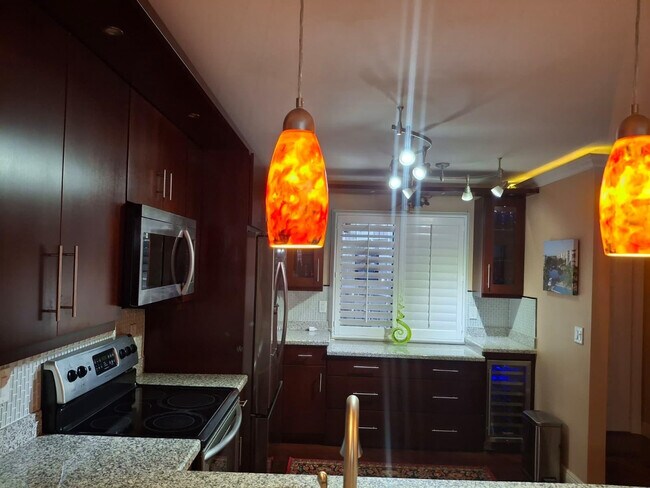 Building Photo - 2217 Cypress Island Dr