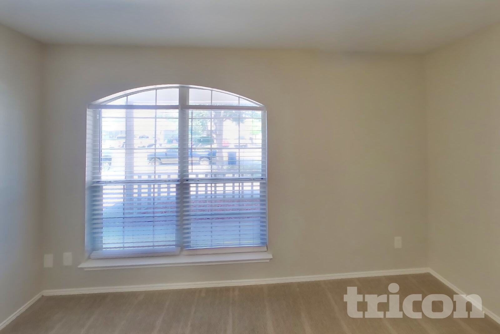 Building Photo - 1584 Sandhurst Dr