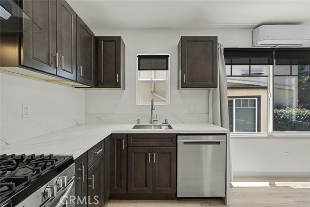 Building Photo - 475 E Del Mar Blvd