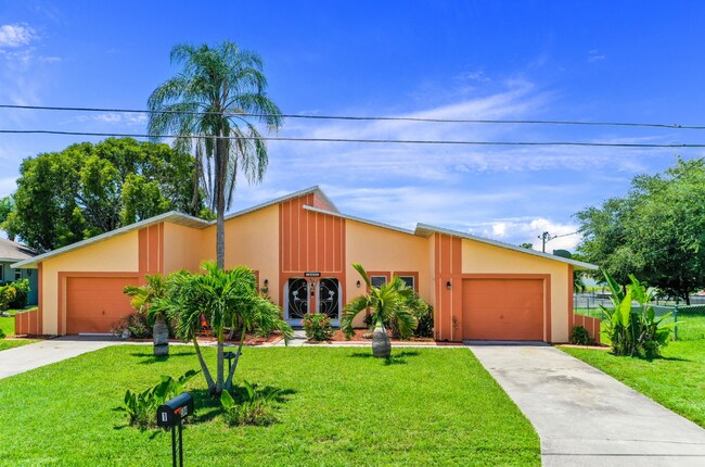 Building Photo - 504 SE 6th Ter