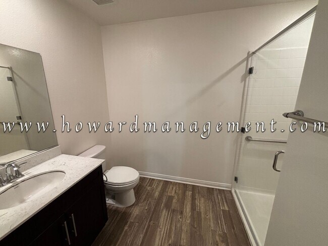 Building Photo - 3 Bed 3 Bath, Three Story Townhome with pr...