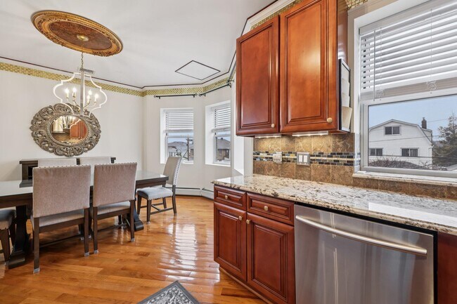 Building Photo - 239 Desoto Pl