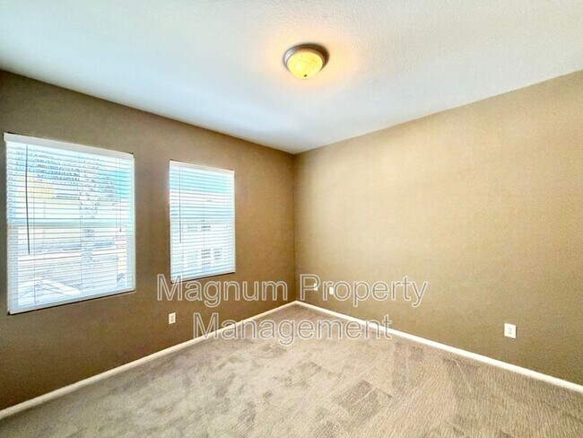 Building Photo - 28853 Sarasota Way
