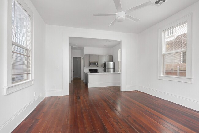 Building Photo - 901 Howard Ave