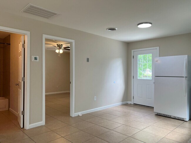 Building Photo - Cedar Grove B