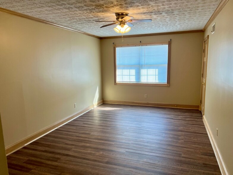 Building Photo - 3024 Piedmont Rd