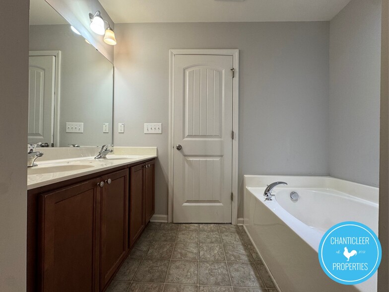 Building Photo - 307 Leighann Ridge Ln