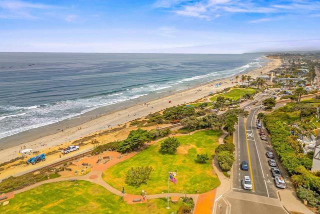 Building Photo - 1562 Camino Del Mar