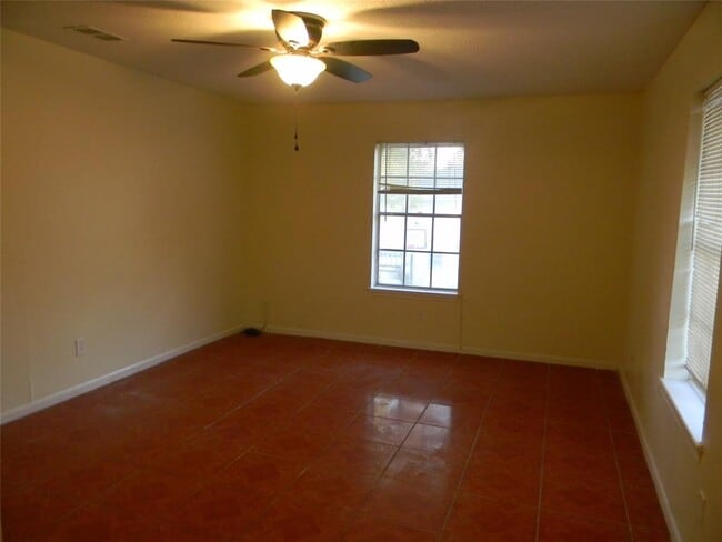 Building Photo - 8100 Leonora St