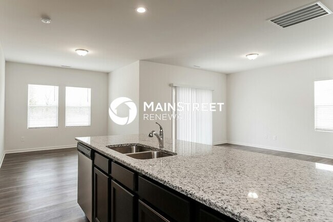 Building Photo - 4 Bedroom Pet-Friendly Home in Zebulon, NC with Main Street Renewal