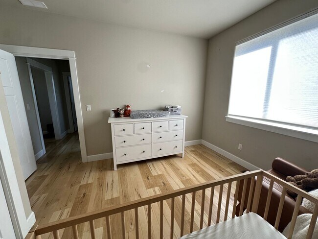 Building Photo - Live in Beautiful Bend Oregon