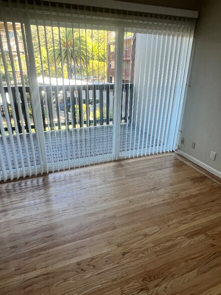 Building Photo - 1115 Sir Francis Drake Blvd