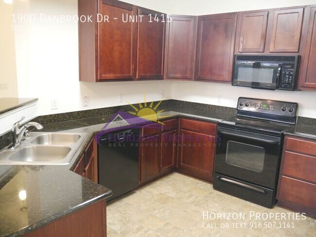 Building Photo - 1900 Danbrook Dr