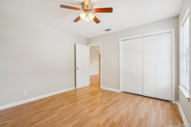 Building Photo - 10609 Starcrest Dr