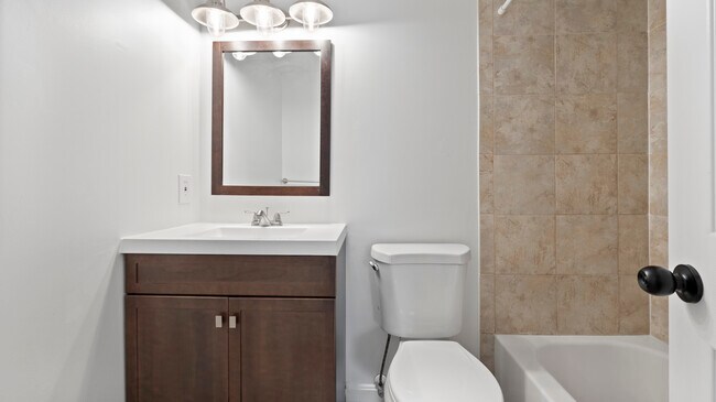 Building Photo - 4389 Pembrook Village Dr