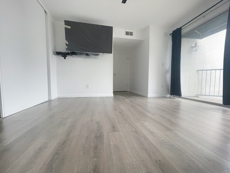 Building Photo - 18526 Mayall St