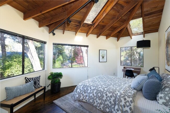 Building Photo - Upper Westside / Close to UCSC