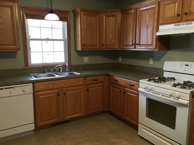 Building Photo - 8339 Edinboro Rd