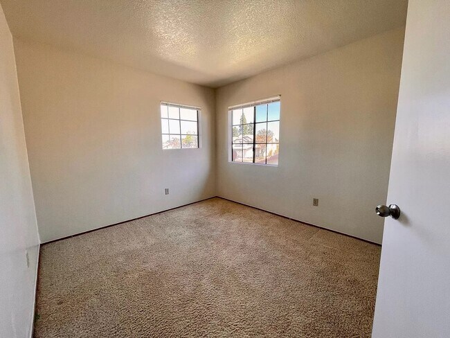 Building Photo - 7573 Flower Meadow Dr