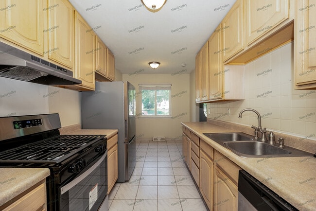 Building Photo - 1808 Drenik Dr