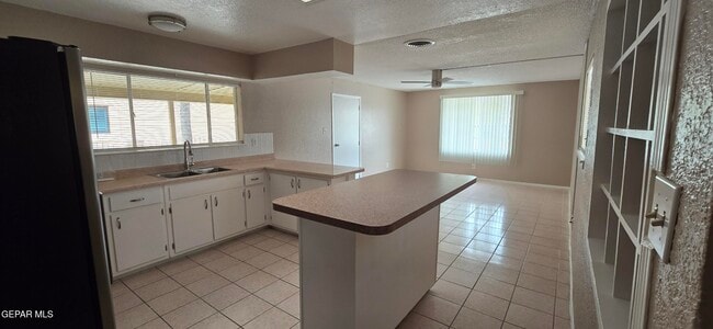 Building Photo - 9332 Hudson Way