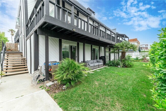 Building Photo - 25 Hurricane St
