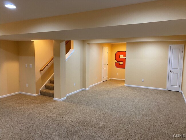 Building Photo - 107 Shaker Heights