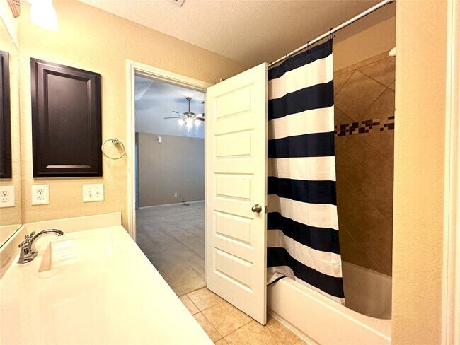 Building Photo - 22523 Birch Ridge Meadow Dr