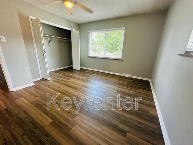 Building Photo - 11629 S Williamsburg Dr